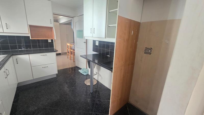 5 Bedroom Property for Sale in Kensington Western Cape